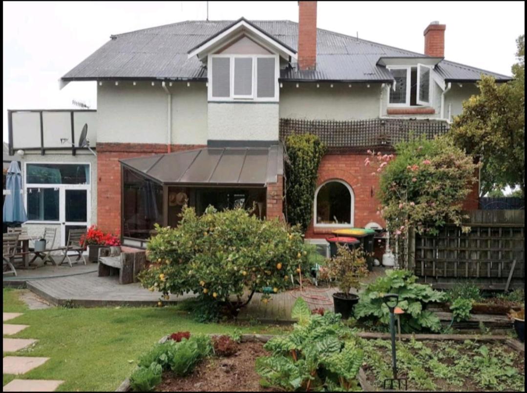 Hôtel 100 Year Old English Character House à Timaru Extérieur photo